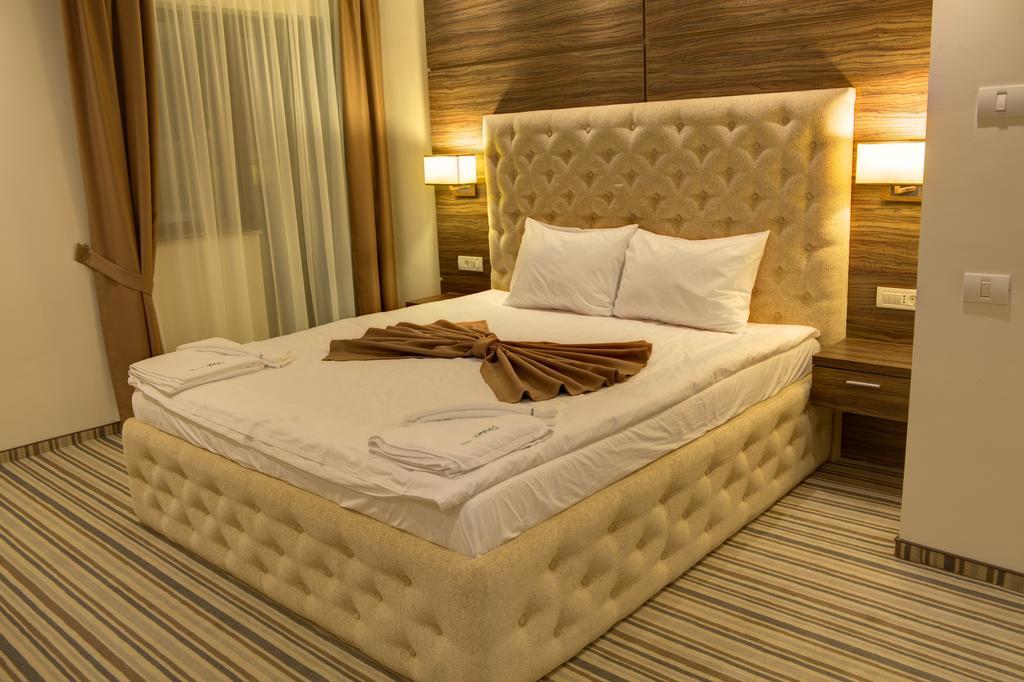 Allegria Hotel Alba Iulia Esterno foto