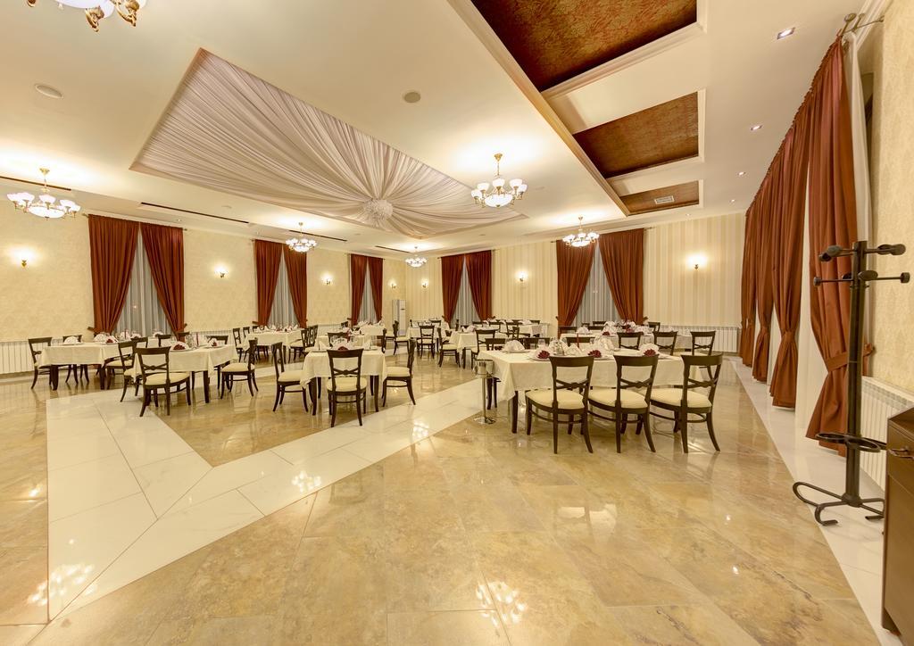 Allegria Hotel Alba Iulia Esterno foto