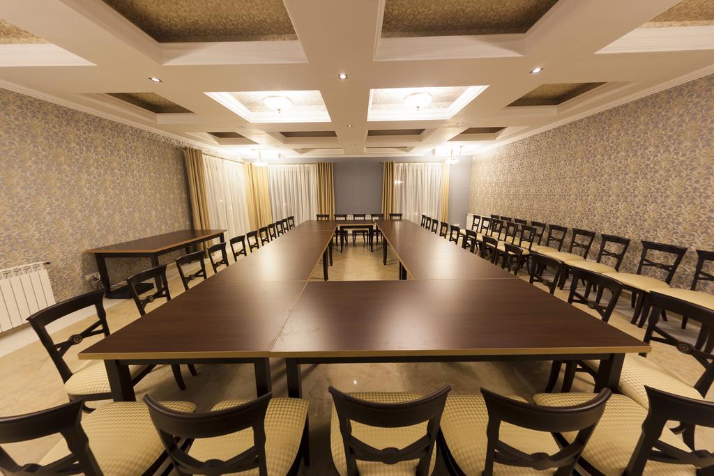 Allegria Hotel Alba Iulia Esterno foto
