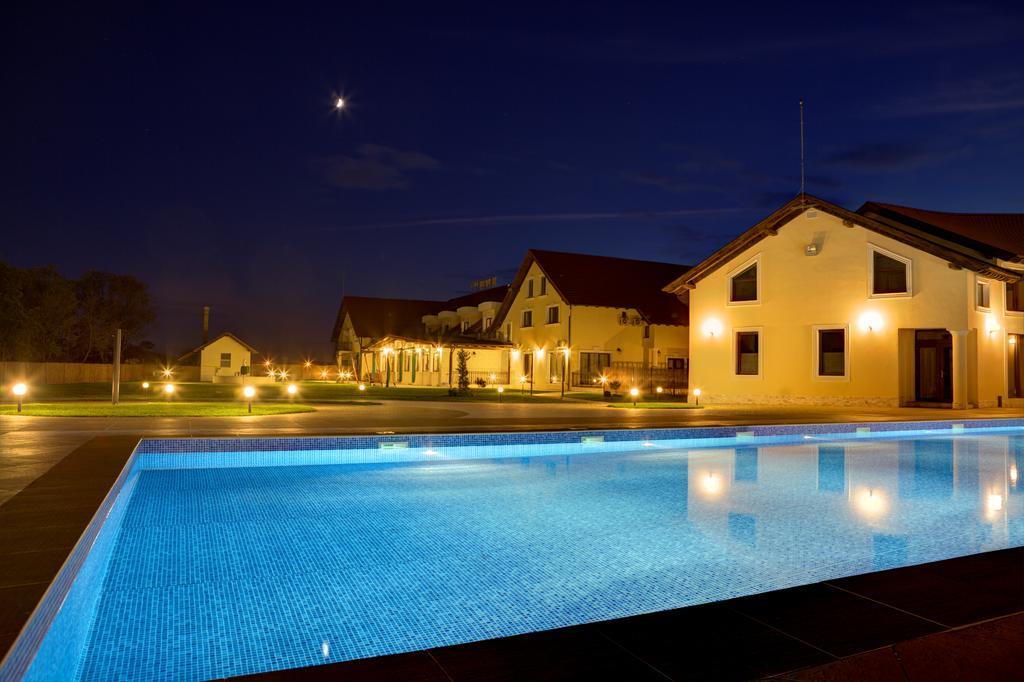 Allegria Hotel Alba Iulia Esterno foto