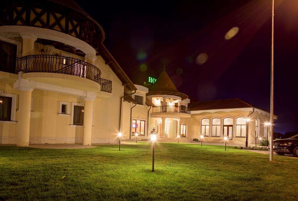 Allegria Hotel Alba Iulia Esterno foto
