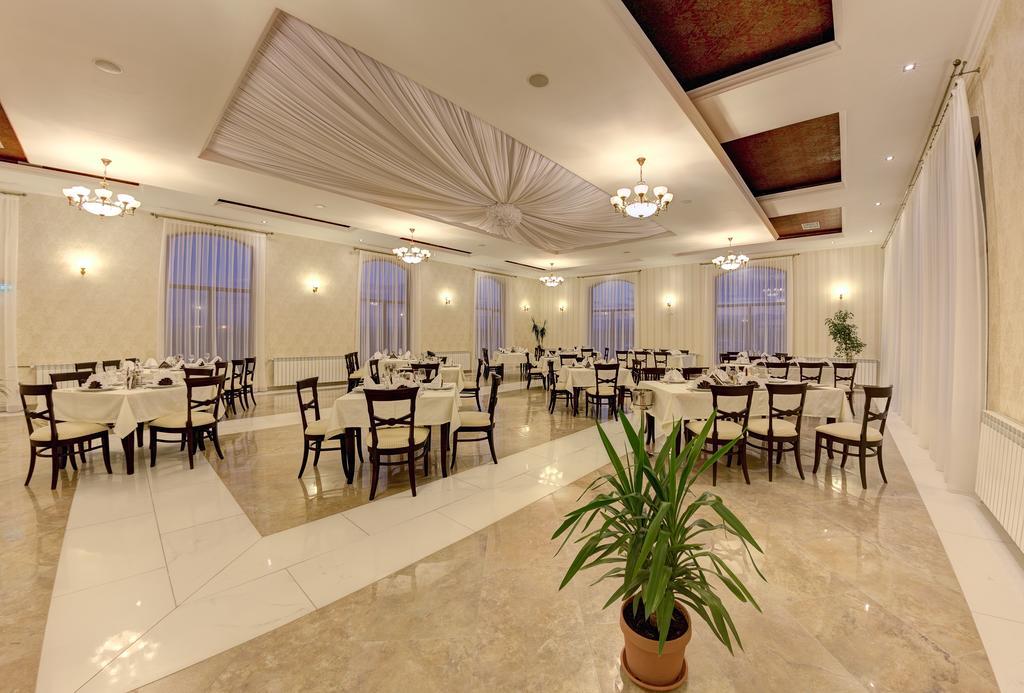 Allegria Hotel Alba Iulia Esterno foto