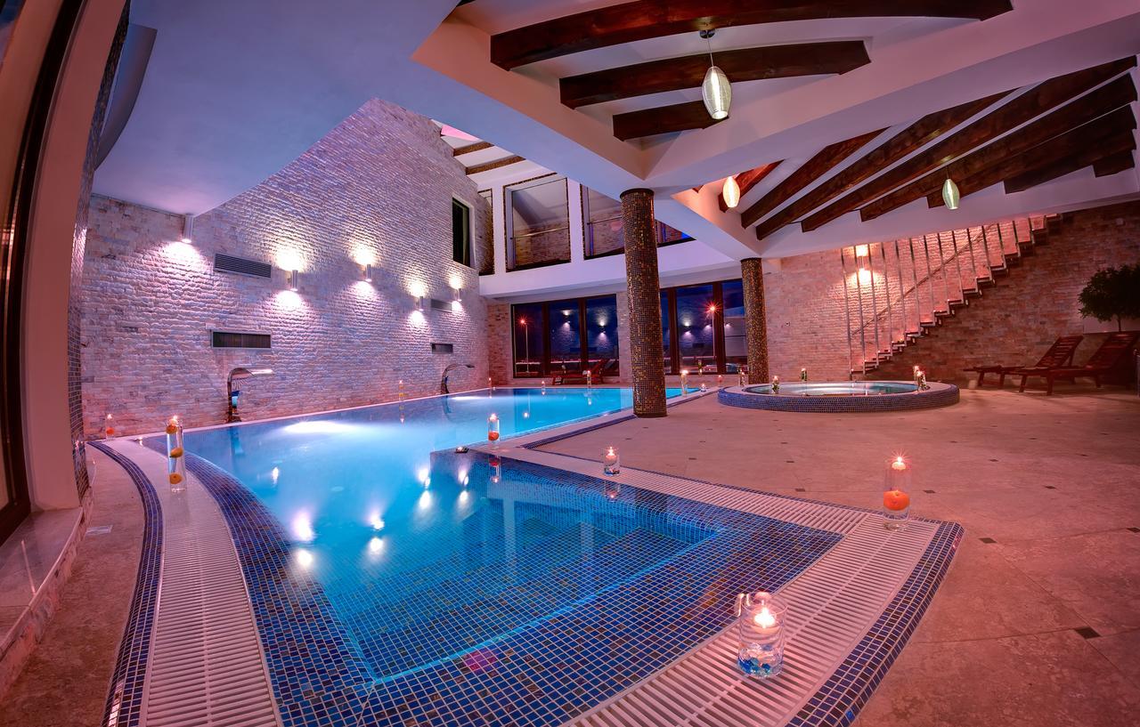 Allegria Hotel Alba Iulia Esterno foto